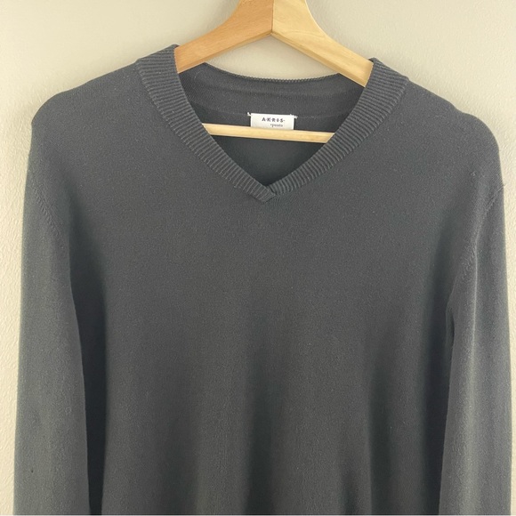 AKRIS PUNTO Women’s Black Cotton V Neck Casual Crochet Bell Sleeve Sweater - Picture 2 of 9